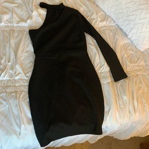LuLu’s black dress
